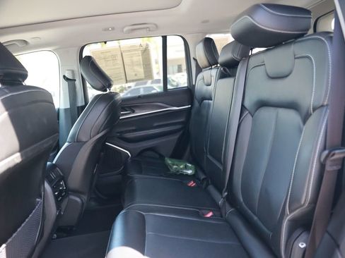 Used 2022 Jeep Grand Cherokee Limited 4xe w/ Luxury Tech Group II AWD/4WD image 33