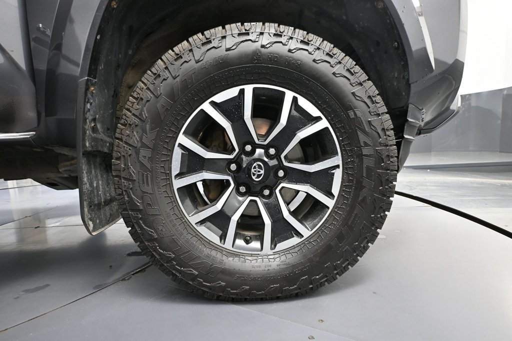 Used 2021 Toyota Tacoma TRD Sport AWD/4WD image 11