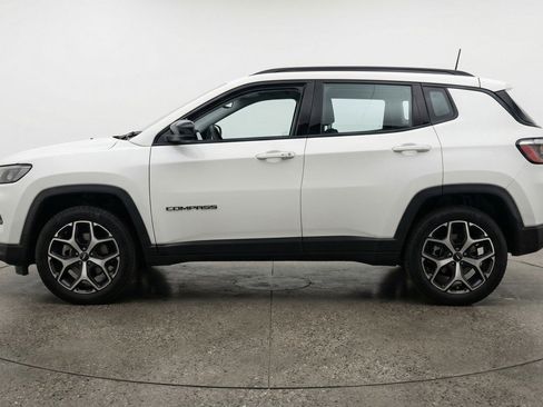 Used 2025 Jeep Compass Limited image 5