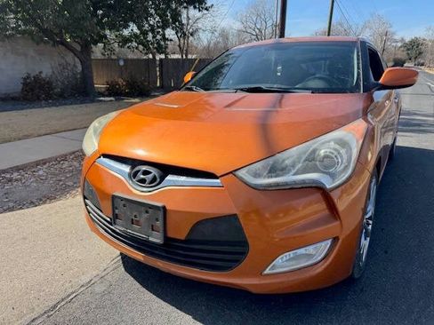 Used 2014 Hyundai Veloster RE:FLEX Edition image 4