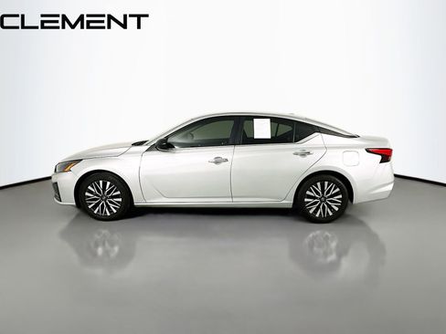 Used 2024 Nissan Altima 2.5 SV image 6