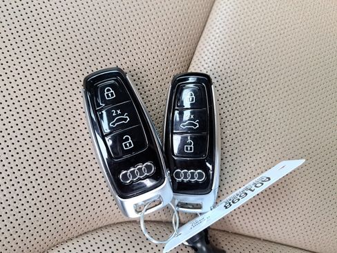 Used 2025 Audi Q7 3.0T Premium Plus AWD/4WD image 14