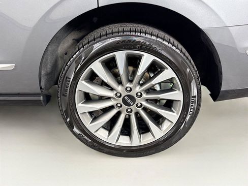 Used 2021 Lincoln Navigator Reserve w/ Luxury Package AWD/4WD image 45