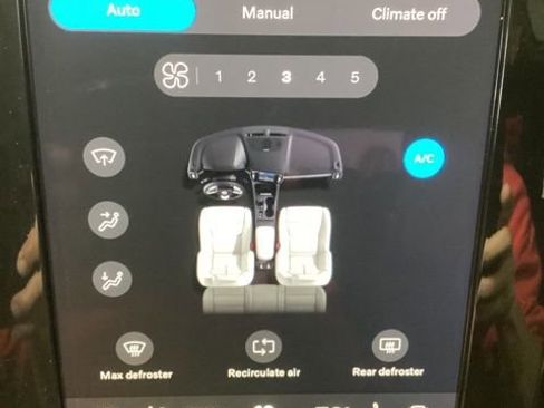 New 2026 Volvo XC40 B5 Plus w/ Protection Package Premier image 25