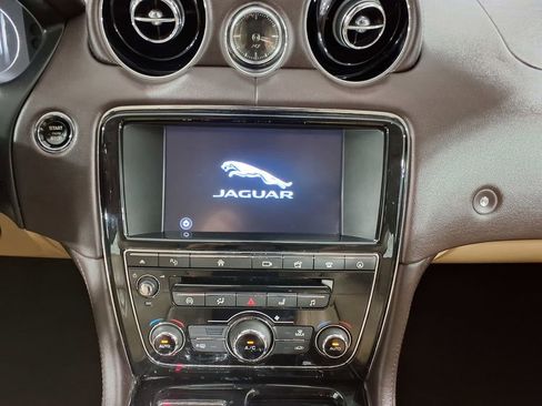 Used 2016 Jaguar XJ R-Sport RWD image 24