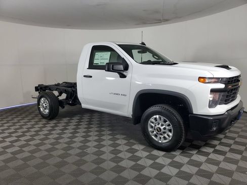 New 2026 Chevrolet Silverado 2500 W/T w/ WT Convenience Package RWD image 3