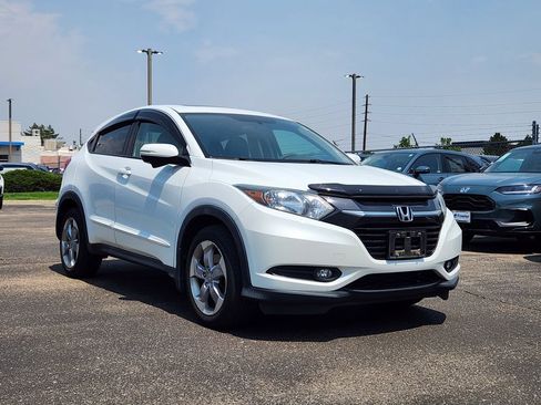 Used 2017 Honda HR-V EX image 3