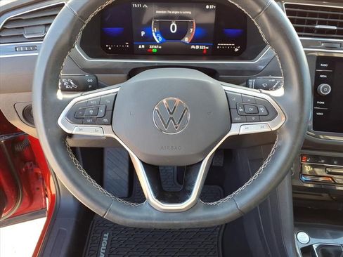 Used 2022 Volkswagen Tiguan SE image 19