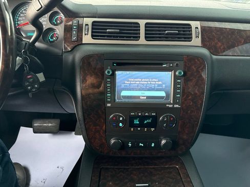 Used 2014 GMC Yukon Denali AWD/4WD image 7