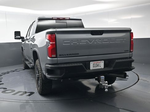 Used 2025 Chevrolet Silverado 2500 LTZ w/ LTZ Plus Package image 8