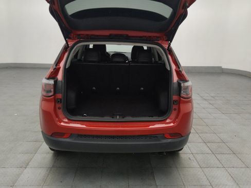 Used 2019 Jeep Compass Latitude FWD image 29