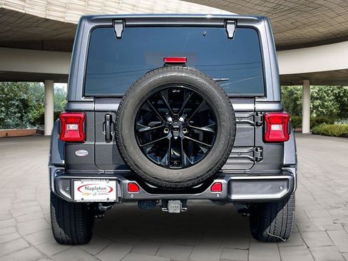 Used 2021 Jeep Wrangler Unlimited Sahara AWD/4WD image 4