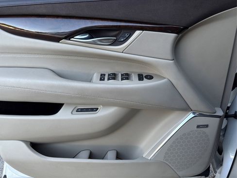 Used 2017 Cadillac Escalade ESV 2WD image 21