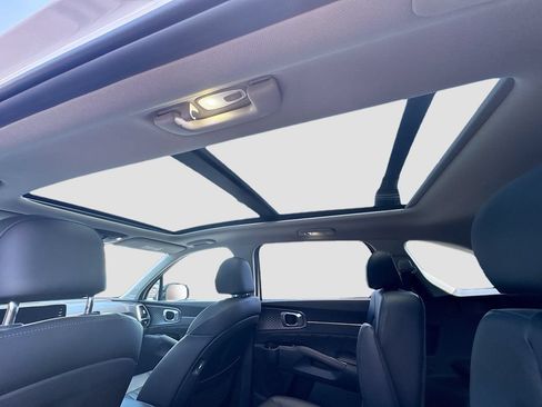 Certified 2023 Kia Sorento SX AWD/4WD image 25