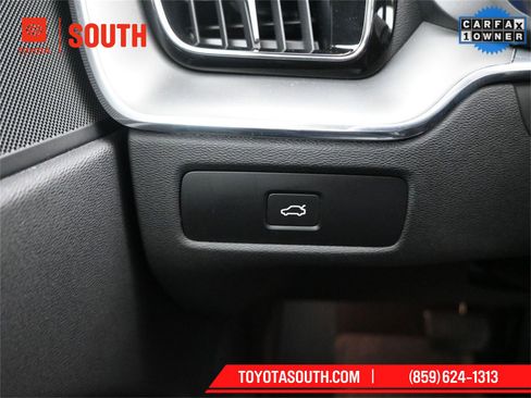 Used 2024 Volvo XC60 B5 Core image 20