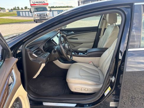 Used 2017 Buick LaCrosse Preferred FWD image 10