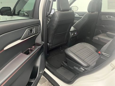 New 2026 Ford Explorer ST-Line w/ ST-Line Street Pack AWD/4WD image 32