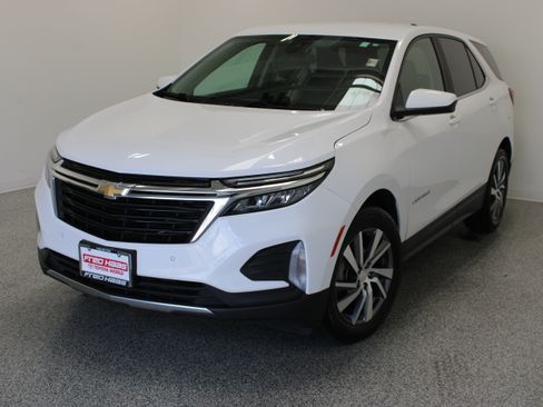Used 2022 Chevrolet Equinox LT FWD image 2