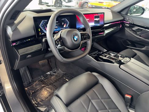 Used 2025 BMW 530i RWD image 20