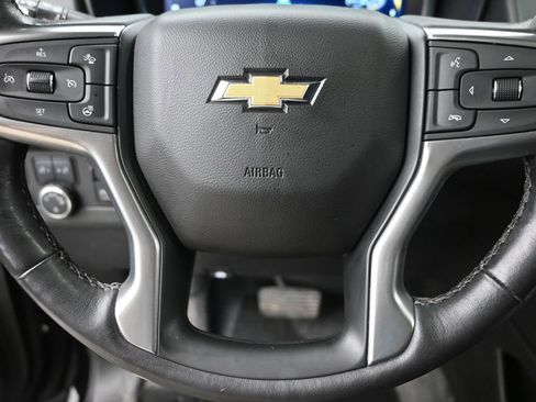 Used 2022 Chevrolet Suburban LT w/ Luxury Package image 19