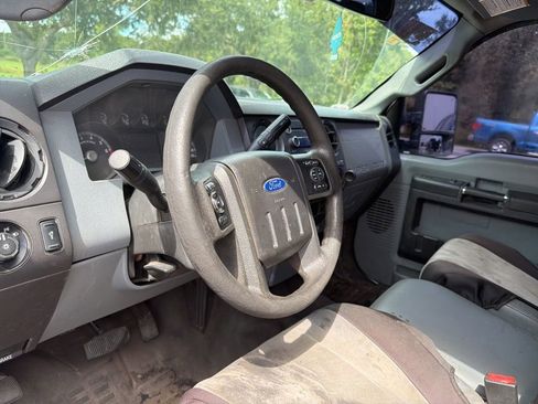 Used 2016 Ford F250 XL w/ Power Equipment Group image 9