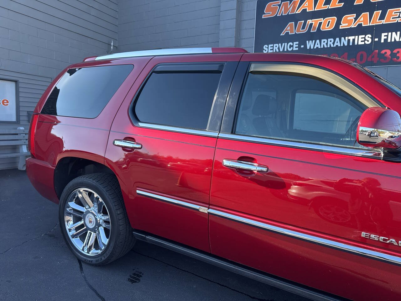 Used 2013 Cadillac Escalade Platinum AWD/4WD image 10