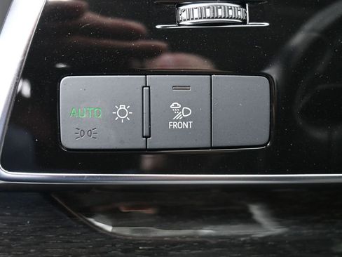 Used 2019 Audi Q8 Premium Plus w/ Premium Plus image 19