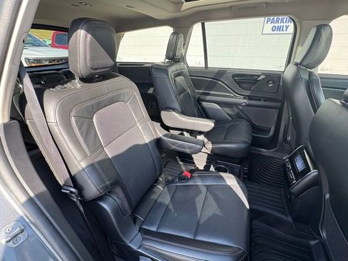 Used 2022 Lincoln Aviator Reserve w/ Elements Package Plus image 31