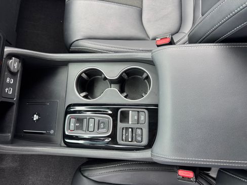 Used 2024 Honda Pilot Touring image 15