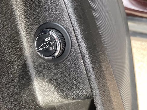 Used 2022 Chevrolet Traverse LT AWD/4WD image 16