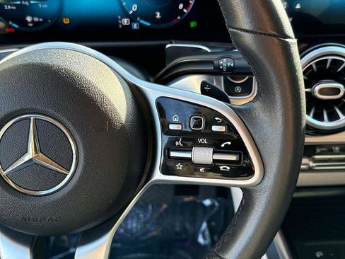 Used 2020 Mercedes-Benz GLB 250 image 23