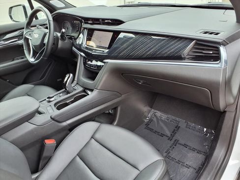 Used 2023 Cadillac XT6 Premium Luxury w/ Technology Package AWD/4WD image 8