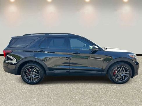 Used 2025 Ford Explorer ST AWD/4WD image 4