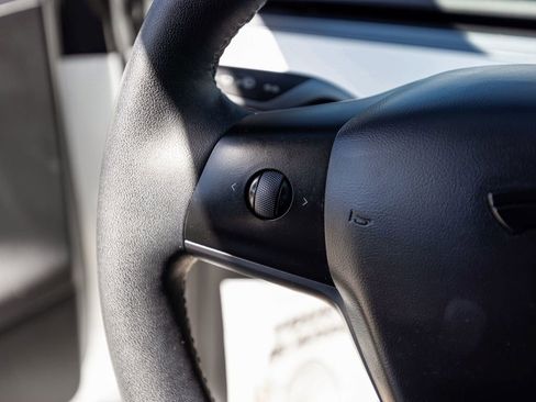 Used 2023 Tesla Model Y Long Range image 20