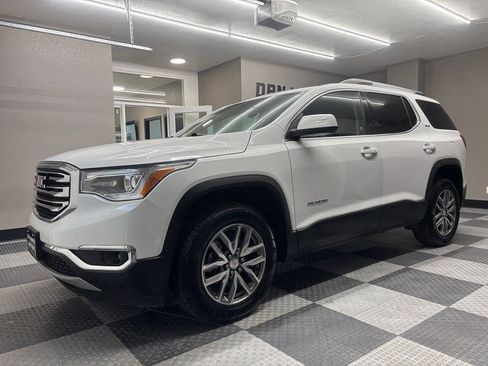 Used 2019 GMC Acadia SLE FWD image 2