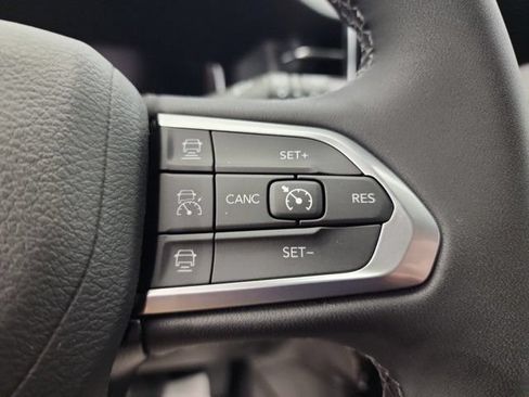New 2025 Jeep Compass Limited w/ Elite Group AWD/4WD image 17