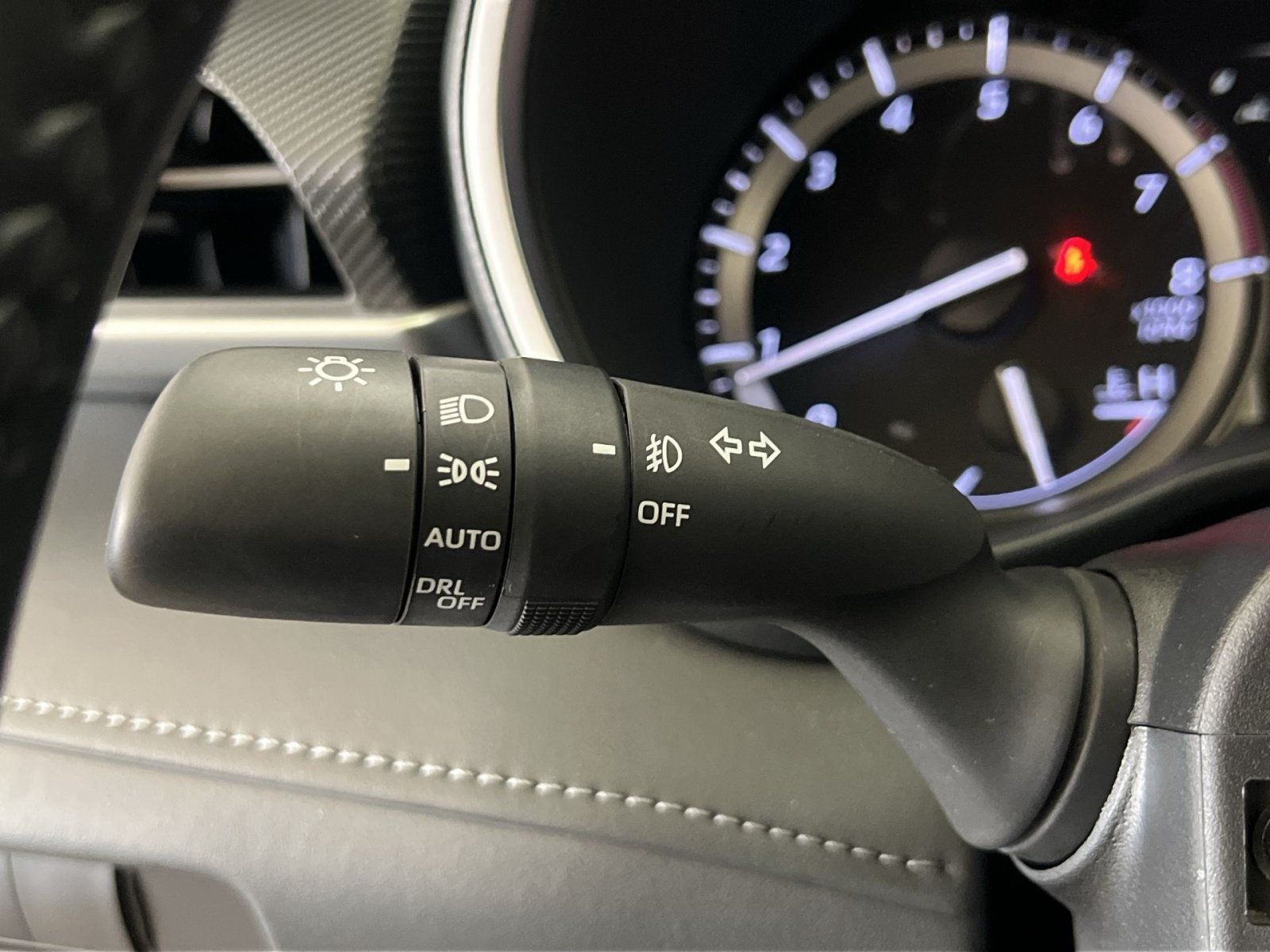 Used 2022 Toyota Highlander XSE AWD/4WD image 38