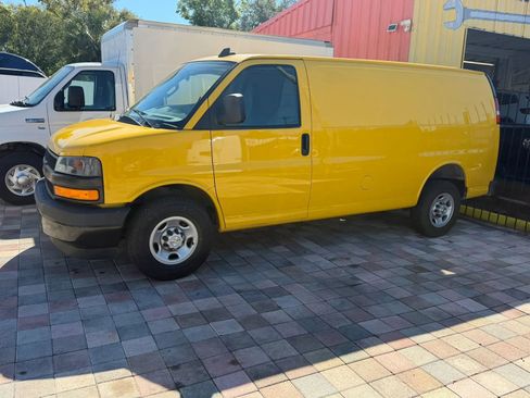 Used 2023 Chevrolet Express 2500 image 5