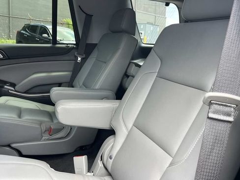 Used 2020 Chevrolet Tahoe LT w/ Luxury Package RWD image 25