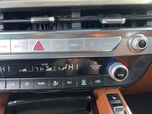 Certified 2025 Kia Telluride SX Prestige X-Line image 24