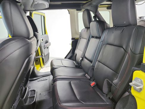 Used 2024 Jeep Wrangler Unlimited Rubicon image 37