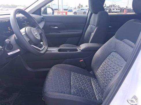 New 2026 Nissan Kicks SV w/ SV Premium Package FWD image 23