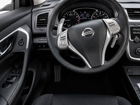 Used 2017 Nissan Altima 2.5 SR FWD image 6