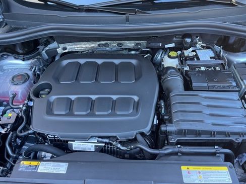 New 2025 Volkswagen Tiguan SE image 27