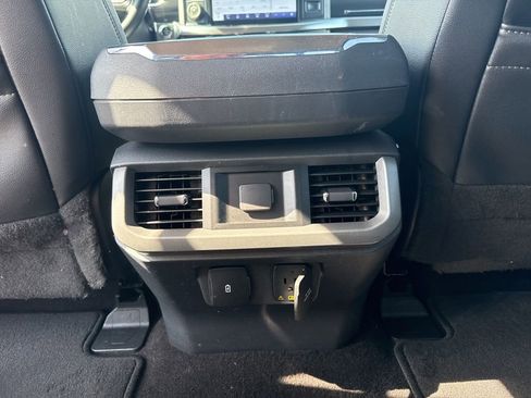 Used 2022 Ford F150 Lariat w/ Trailer Tow Package image 12