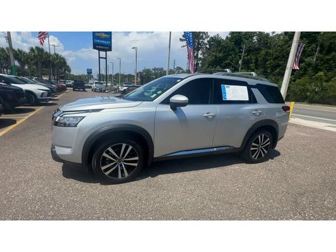 Used 2024 Nissan Pathfinder Platinum w/ Cargo Package FWD image 6