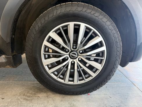 Used 2022 Nissan Armada SL w/ Captain's Chairs Package AWD/4WD image 11