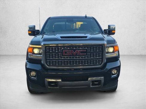 Used 2019 GMC Sierra 2500 Denali w/ Duramax Plus Package AWD/4WD image 2
