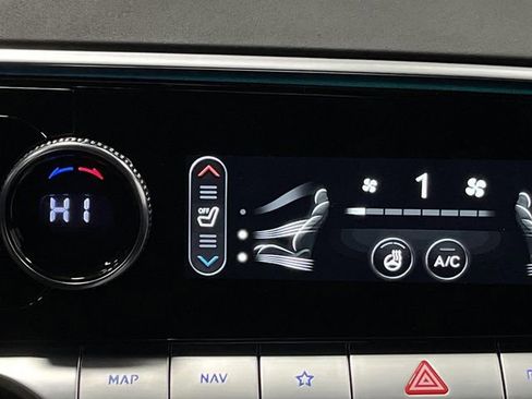 Used 2025 Genesis GV70 2.5T w/ Sport Prestige Package image 8