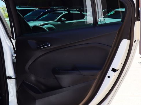 Used 2018 Chevrolet Cruze LS FWD image 26